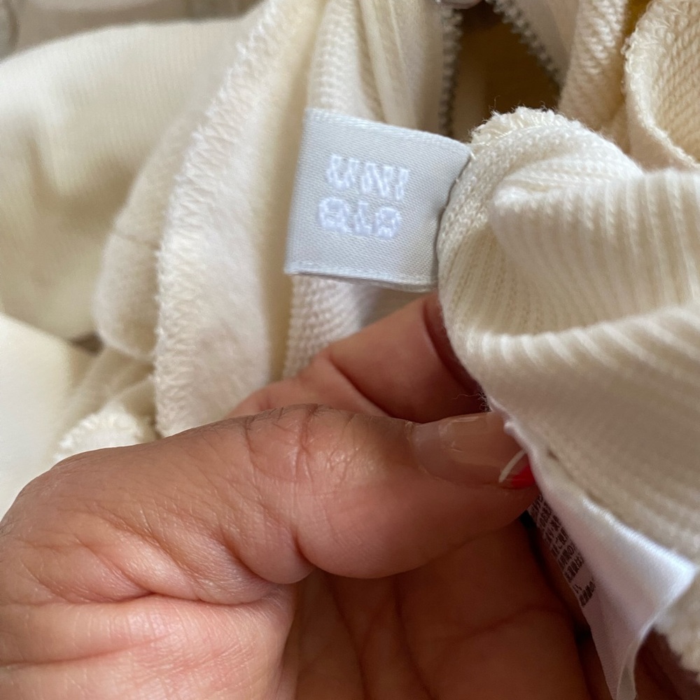 Uniqlo Cropped zippered jacket. - Picture 7 of 7